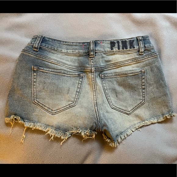 Victoria Secret PINK jean shorts with frayed hem - Picture 3 of 3